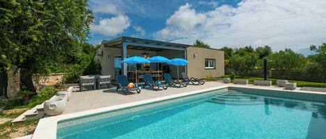Piscine extérieure