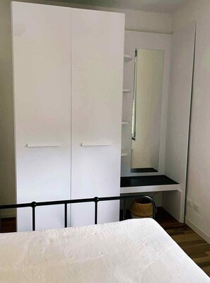 1 chambre, fer et planche à repasser, Wi-Fi, draps fournis