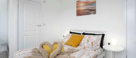 3 Schlafzimmer, Schreibtisch, Bügeleisen/Bügelbrett, WLAN