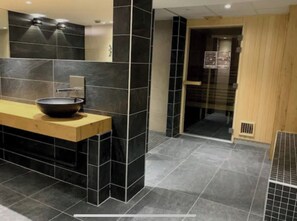 Spa - Ski in and Ski out in style in Oz / Alpe d’Huez and great for the Summer too! (Oz)