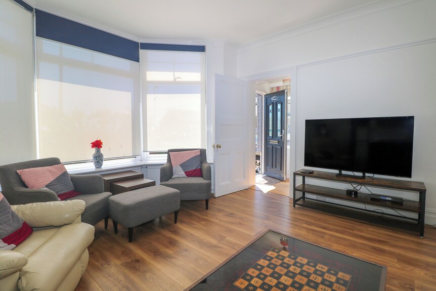 Breeze, Pet Friendly, Country Holiday Cottage In Bognor Regis - Bognor Regis