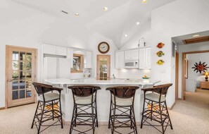 Unclassified image, 2 of 46, button