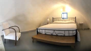 2 bedrooms, iron/ironing board, travel cot, WiFi