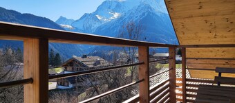 Chalet ski-in/out, sauna & spa, vue Mont-Blanc