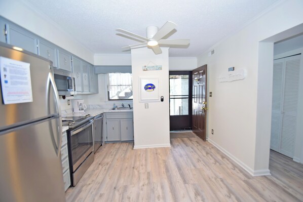 Fridge, microwave, oven, stovetop - Park Place 101-Bayside 9th St, W/D, AC, Pool, WIFI (Ocean City)