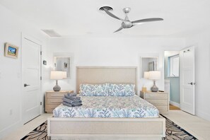3 bedrooms, desk, iron/ironing board, travel cot