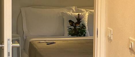 2 室のベッドルーム、アイロン / アイロン台、WiFi (無料)、ベッドシーツ