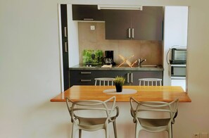 冰箱、微波炉、烤箱、茶具/咖啡用具