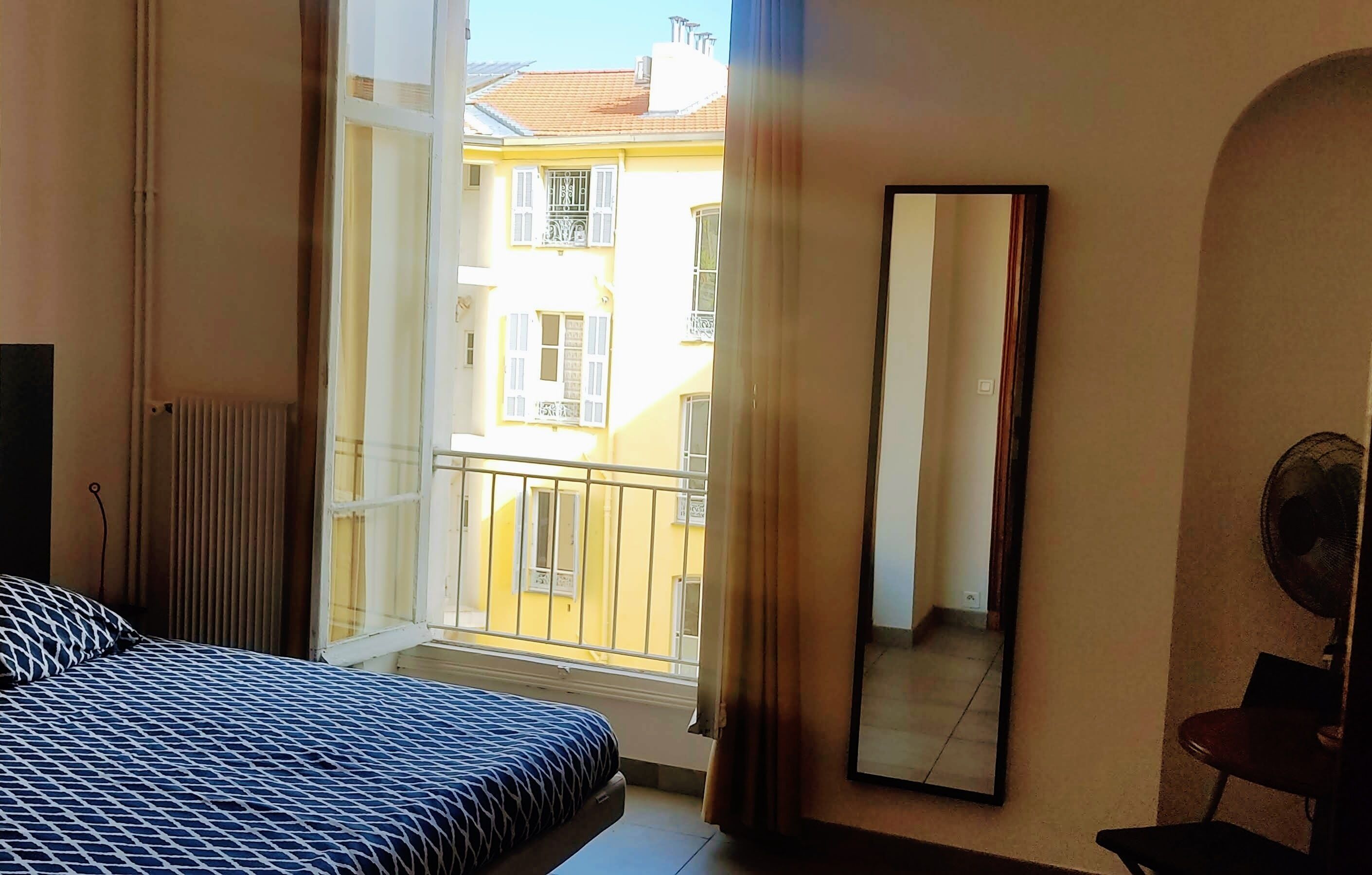 1 chambre, fer et planche à repasser, lit parapluie, Wi-Fi