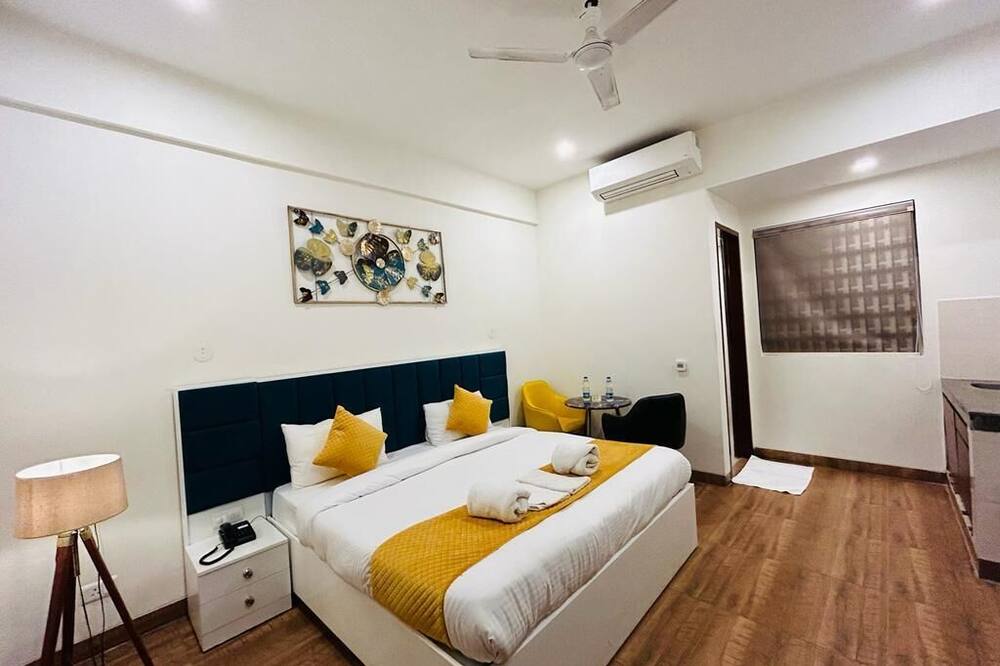Hotel Amahi Inn Near Signature Tower