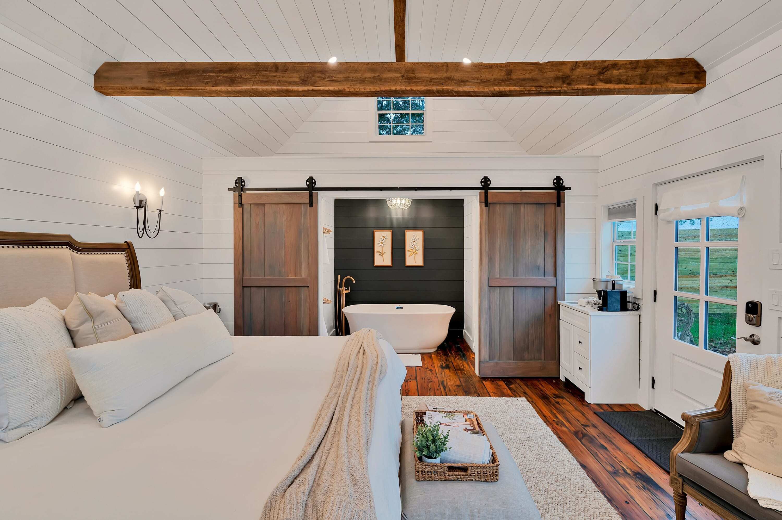 The Carriage House- Romantic Getaway