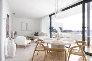 TV - Stylish Luxury Suite with Terrace in Higueron (Fuengirola)