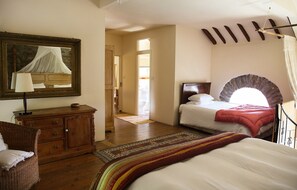 4 dormitorios, tabla de planchar con plancha, wifi gratis y ropa de cama