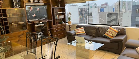 Smart TV, DVD player, books