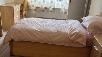 7 bedrooms, iron/ironing board, free WiFi, bed sheets