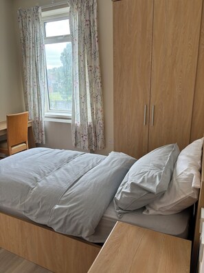 7 slaapkamers, een strijkplank/strijkijzer, gratis wifi, beddengoed