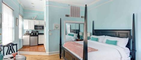 1 habitación, escritorio, tabla de planchar con plancha y wifi