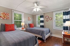 4 bedrooms, free WiFi, bed sheets