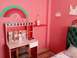 2 Schlafzimmer, Bügeleisen/Bügelbrett, Bettwäsche
