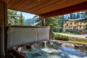 Townhome, 2 Bedrooms | Property grounds
