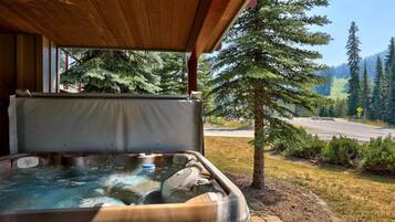 Townhome, 2 Bedrooms | Property grounds