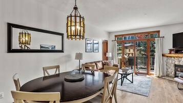 Townhome, 2 Bedrooms | Dining