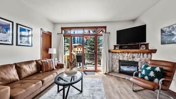 Townhome, 2 Bedrooms | Living area | Streaming services