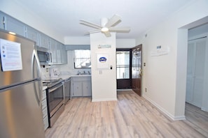 Private kitchen - Park Place 101 2 Bedroom Condo by RedAwning (Ocean City)