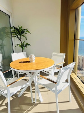Dining - Intempo Sky: Roza el Cielo en el Edificio Residencial más Alto de Europa (Benidorm)