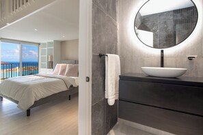 5 bedrooms, in-room safe, iron/ironing board, WiFi