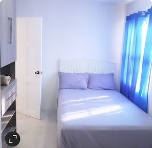1 chambre, fer et planche à repasser, Wi-Fi, draps fournis