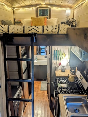 Fridge, microwave, oven, stovetop - Tiny House~Creeks & River Nearby (Chattanooga)