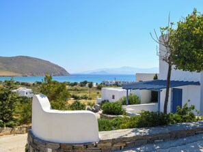 Front of property - Sanders Paros Gardens (Paros)
