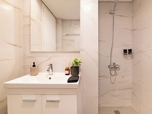 Apartamento, 1 quarto, varanda | Banheiro
