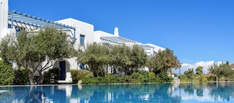 Sanders Paros Gardens