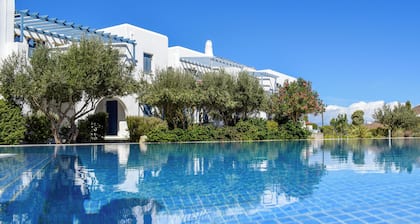 Sanders Paros Gardens