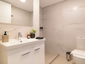 Appartement, 1 chambre, patio | Salle de bain