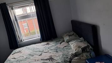 4 bedrooms, WiFi, bed sheets