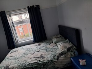 4 bedrooms, WiFi, bed sheets