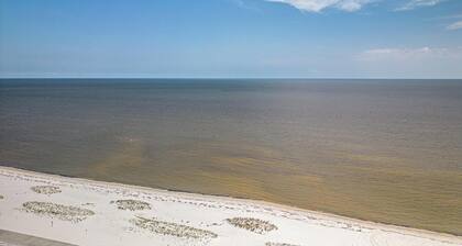 Parrothead Escape-3BD/2BA- 1 block from beach - Pet Friendly