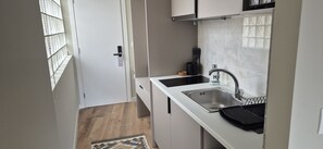 Suite with Acropolis View & Terrace | Private kitchen | Mini-fridge, coffee/tea maker - Figleaf Kypseli (Athens)