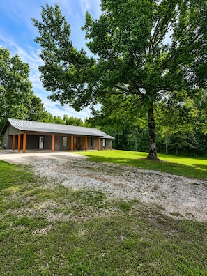 Exterior - Country home close to fair and casino!  (Carthage)