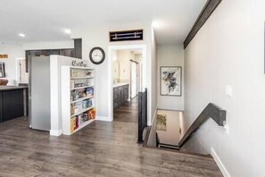 Interior - Mountain&LakeView+Hottub+Billiards+Pickleball (Monument)