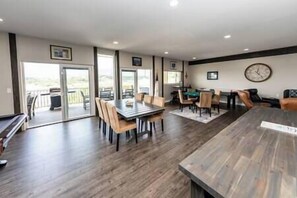 Interior - Mountain&LakeView+Hottub+Billiards+Pickleball (Monument)