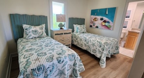 4 bedrooms, iron/ironing board, free WiFi, bed sheets - Tequila Sunrise-Pet Friendly-Game Table-Free Daily Activities (Pensacola)