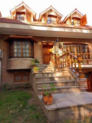 Front of property - Casa Bravo (Mendoza)