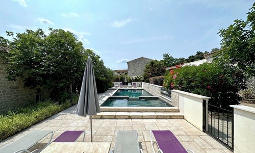 Domaine Privatisé Avec Piscine Dans la Garrigue Nîmoise, Idéal Pour Grand Groupe