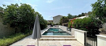 Domaine Privatisé Avec Piscine Dans la Garrigue Nîmoise, Idéal Pour Grand Groupe
