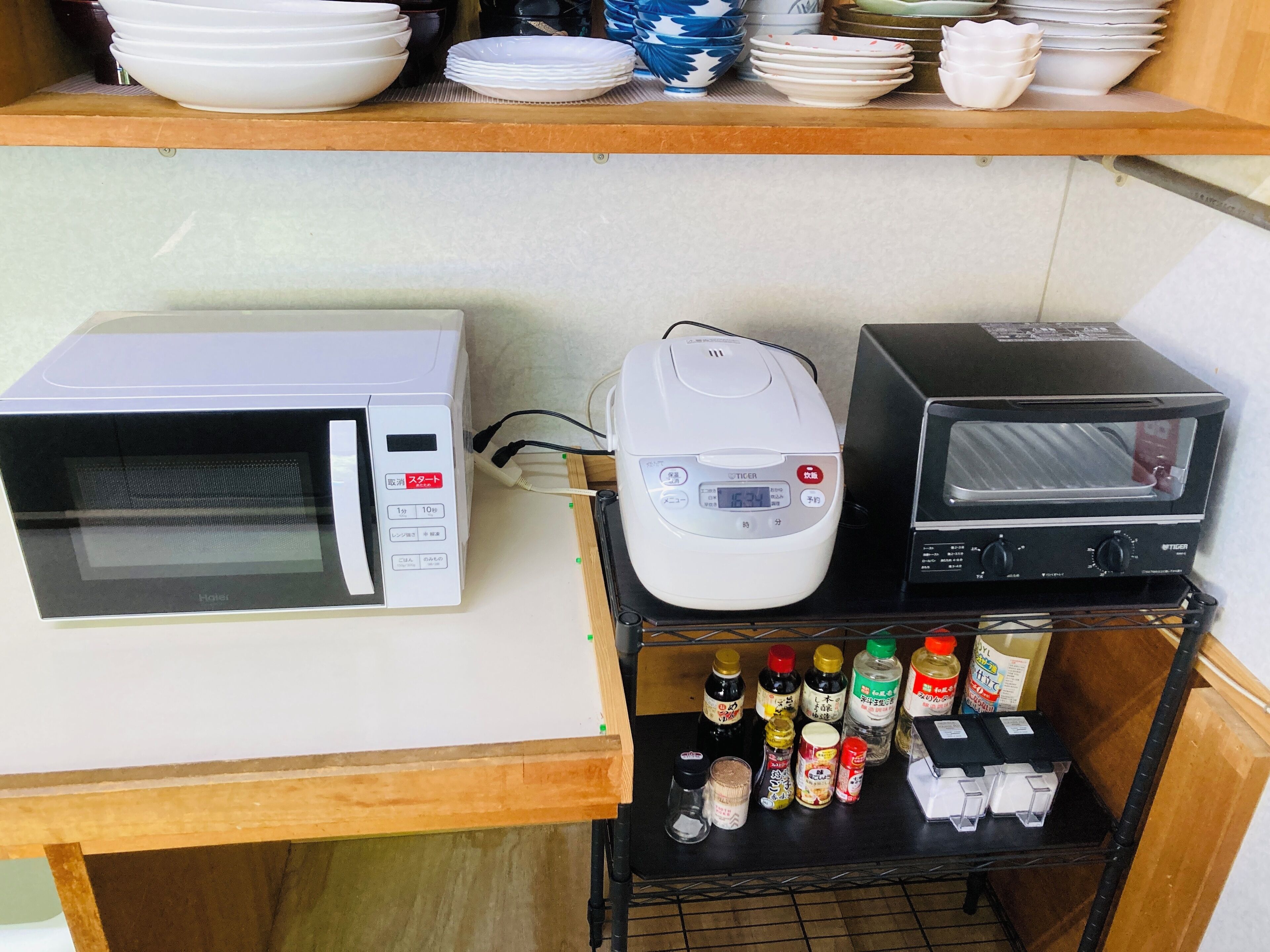 Fridge, microwave