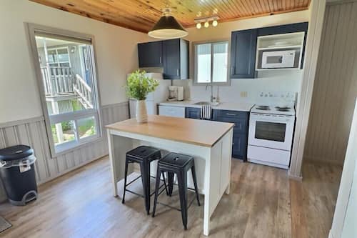 Deluxe Cottage, 2 Bedrooms, 2 Bathrooms, Ocean View | Private kitchen